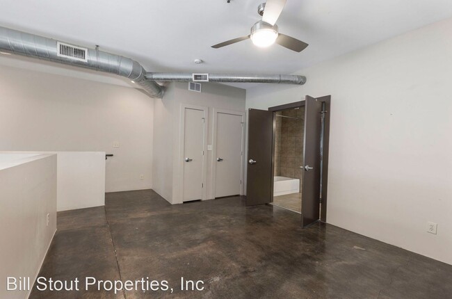 Building Photo - 1 br, 2 bath House - 400 E Main Street Uni...