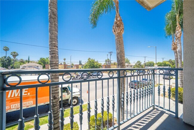 Building Photo - 13941 Sherman Way
