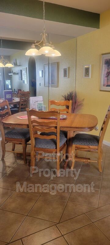 Building Photo - 9708-9708 E Vía Linda