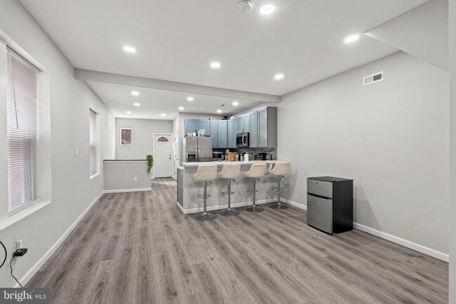 Building Photo - 4928 Florence Ave