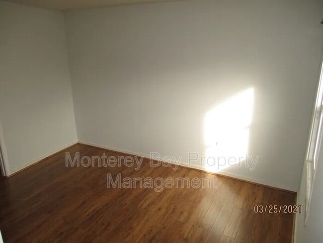 Building Photo - 696 Hawthorne St