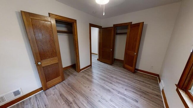 Building Photo - 1514 Golden Ave