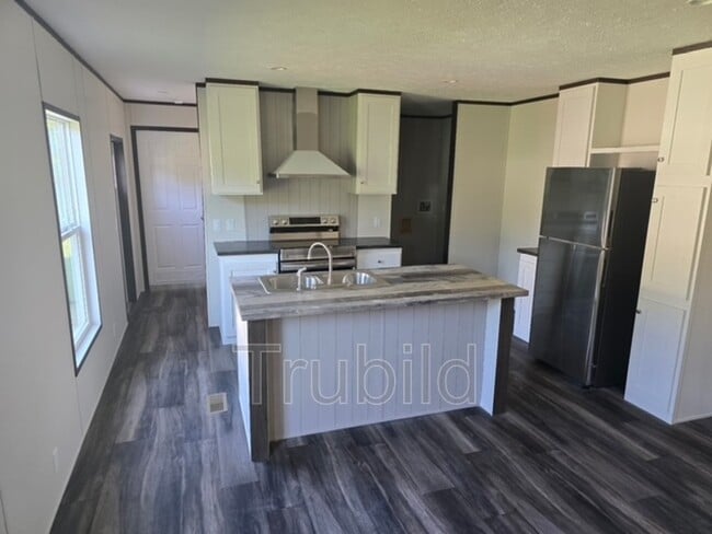 Building Photo - 108 Gawain Dr