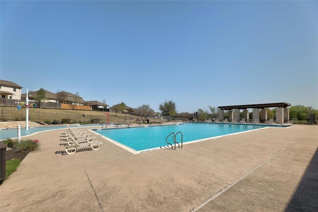 Building Photo - 304 Quarry Ln