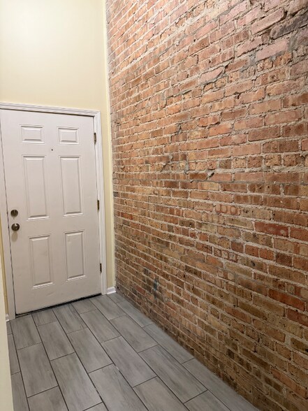 Building Photo - 709 S McAlister Ave