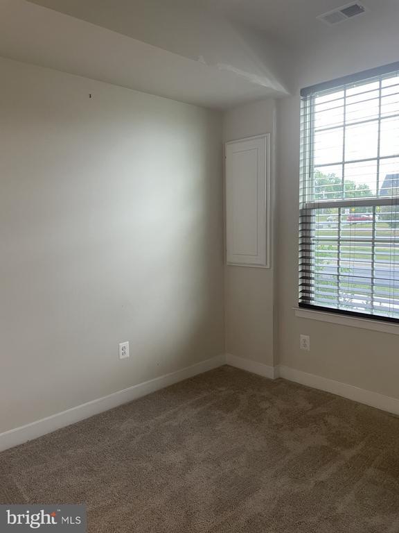 Building Photo - 6415 Ballenger Run Blvd