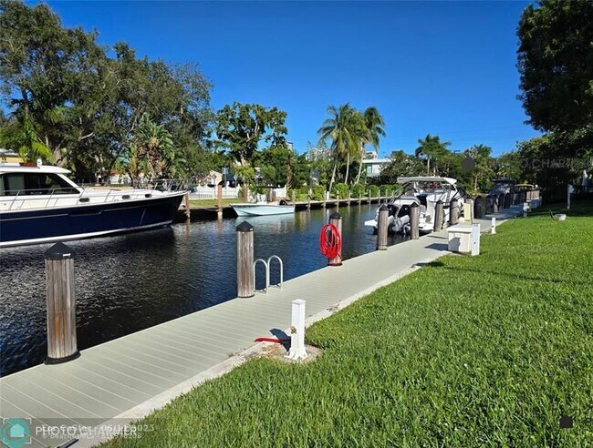 Building Photo - 1350 River Reach Dr