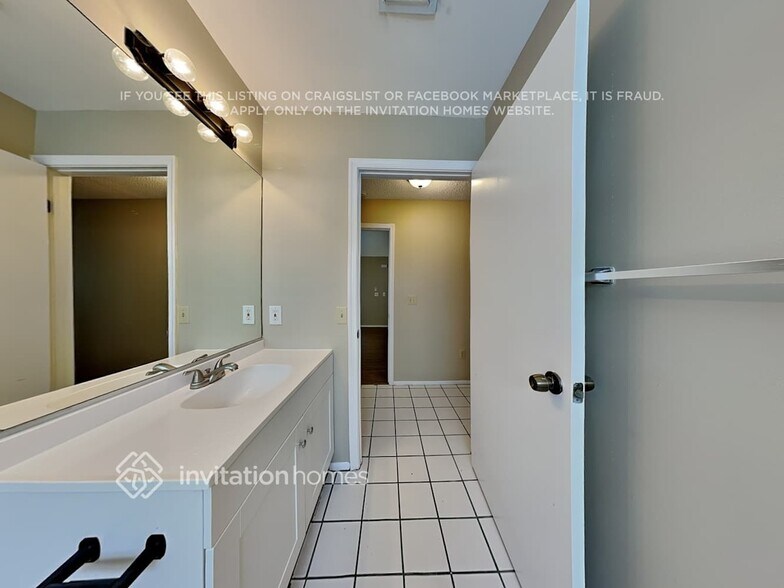 Building Photo - 8695 Indian River Run S
