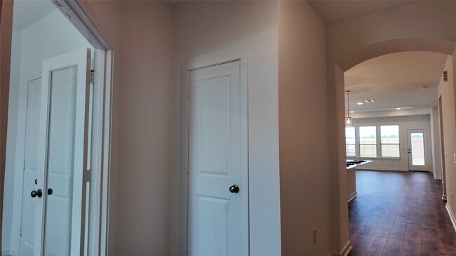 Building Photo - 15645 Maple