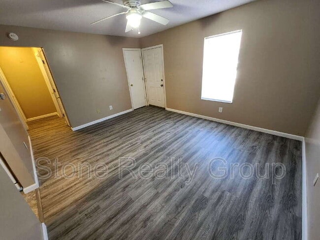 Building Photo - 2480 E Clayton Dr