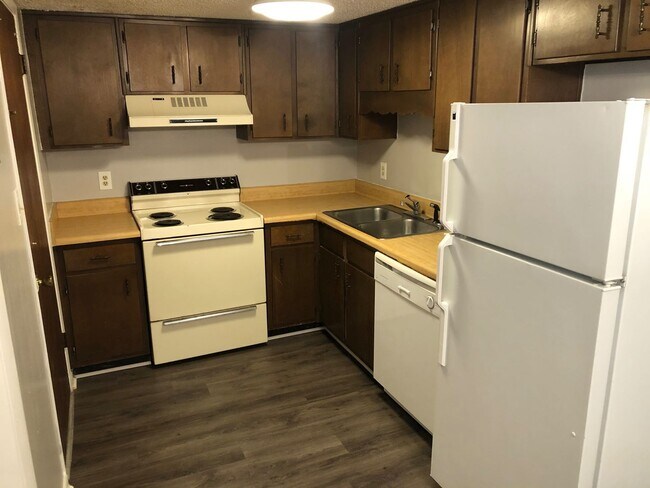 Building Photo - 2438 Ramblewood Ct