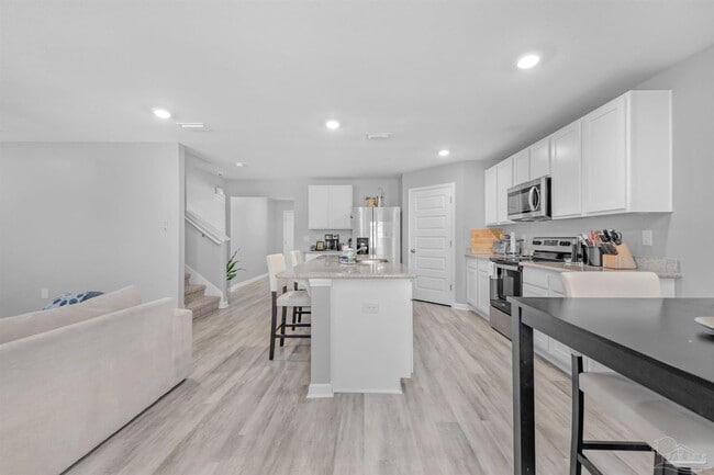 Building Photo - 8686 Pathstone Blvd