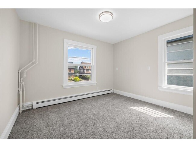 Building Photo - 892 Marshall Ave