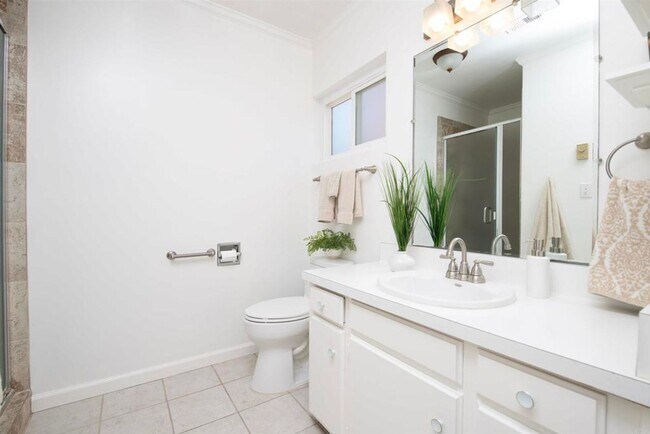 Building Photo - 4951 Art St