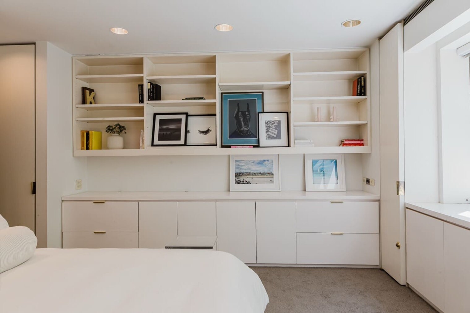 Building Photo - 323 E 51st St