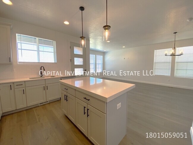 Building Photo - 11541 Engelmann Dr