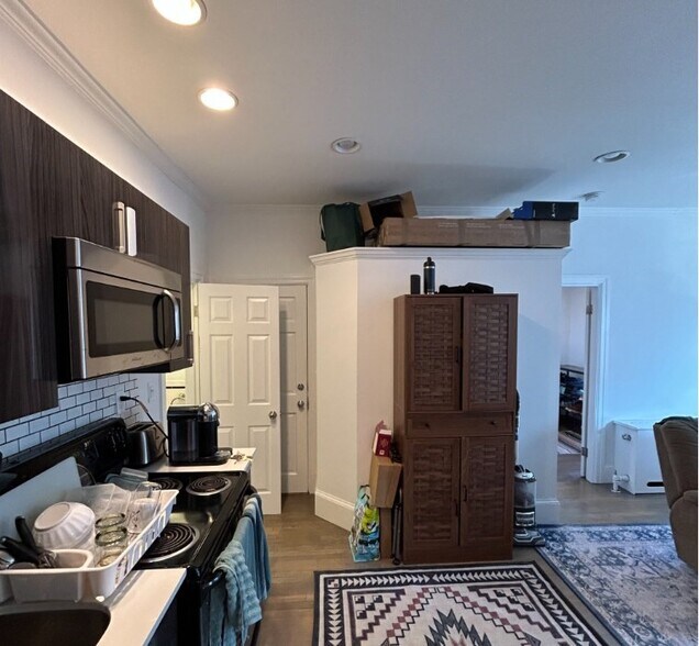Primary Photo - 223 Newbury St