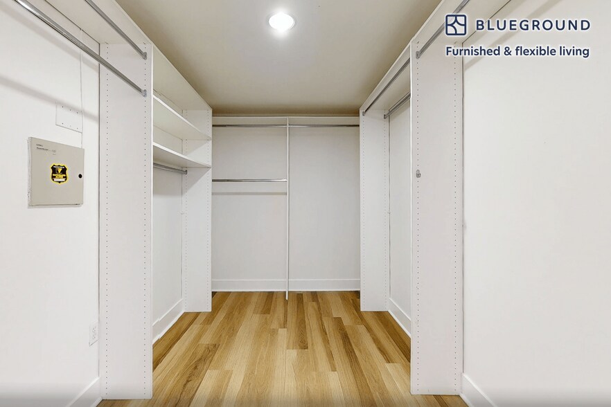 Building Photo - 220 E Broadway