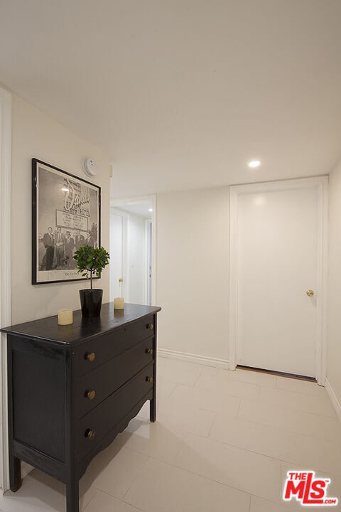 Building Photo - 6708 Hillpark Dr