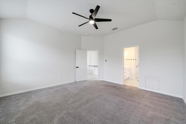 Building Photo - 117 Falkland St