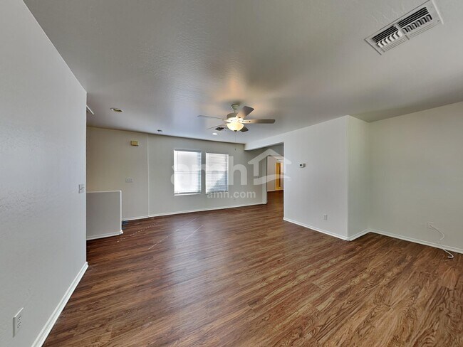 Building Photo - 17664 N 185th Ln
