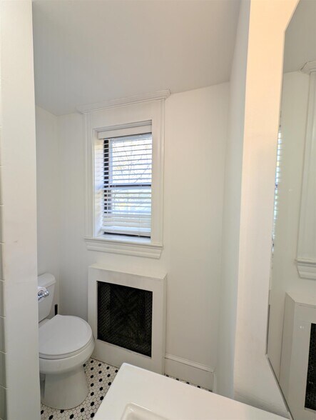 Building Photo - 84 Prescott St