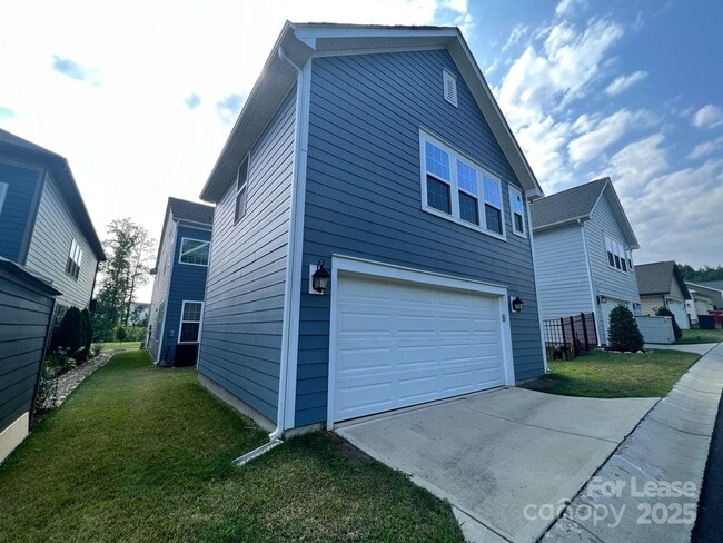 Building Photo - 15531 Laverack Ln