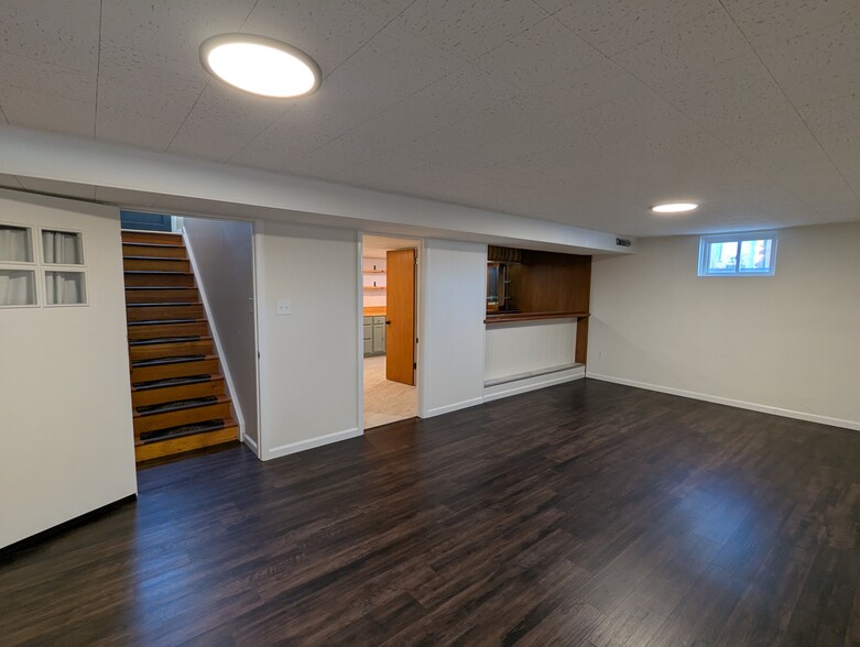 Basement Rec Room - 2519 Lelaray St