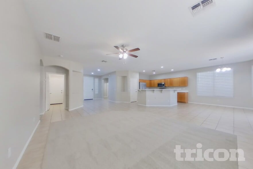 Building Photo - 13218 W Jacobson Dr