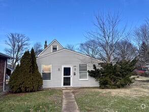 Building Photo - Charming 2-Bedroom Retreat in Saint Louis ...