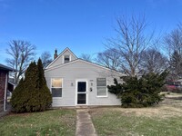 Building Photo - Charming 2-Bedroom Retreat in Saint Louis ...