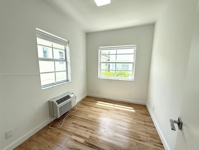 Building Photo - 1552 Euclid Ave