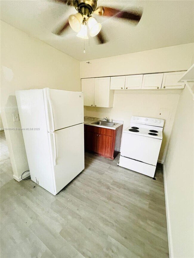 Building Photo - 110 NE 63rd St