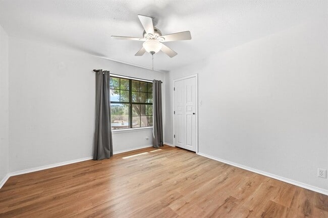 Building Photo - 1045 Hidden Hills Dr