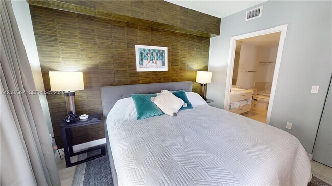 Building Photo - 55 SW 9th St