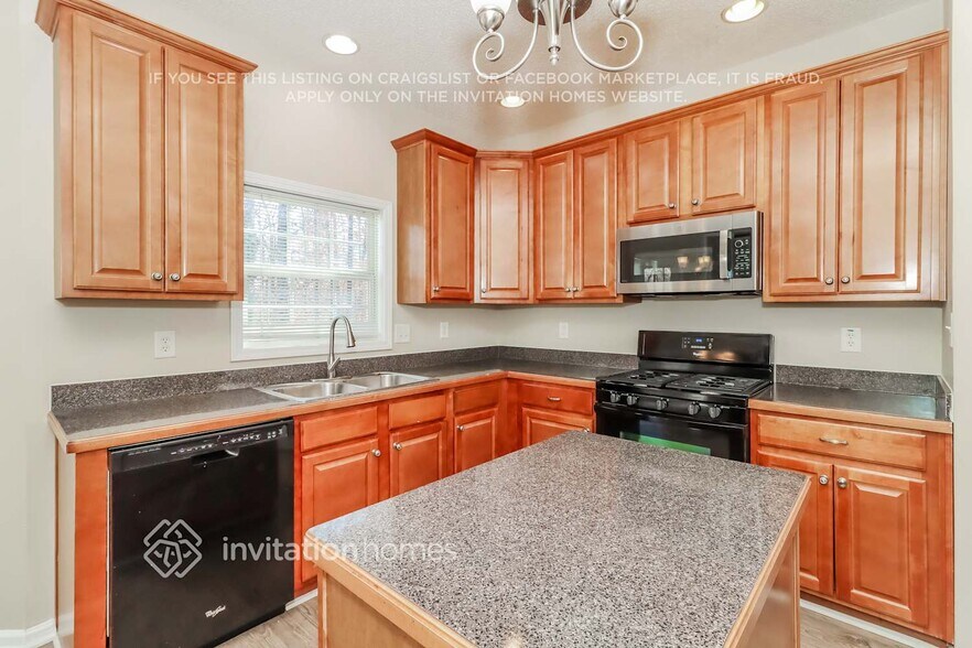 Building Photo - 200 Autumn Creek