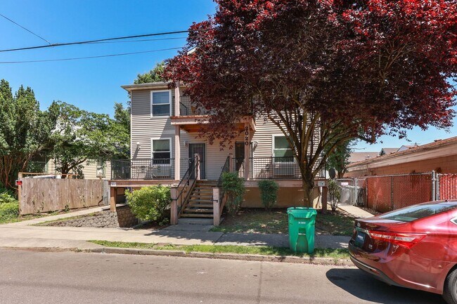 Building Photo - 2020 NE Rodney Ave