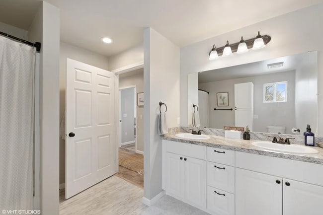 Building Photo - 2B/1.5 Duplex in Kalispell