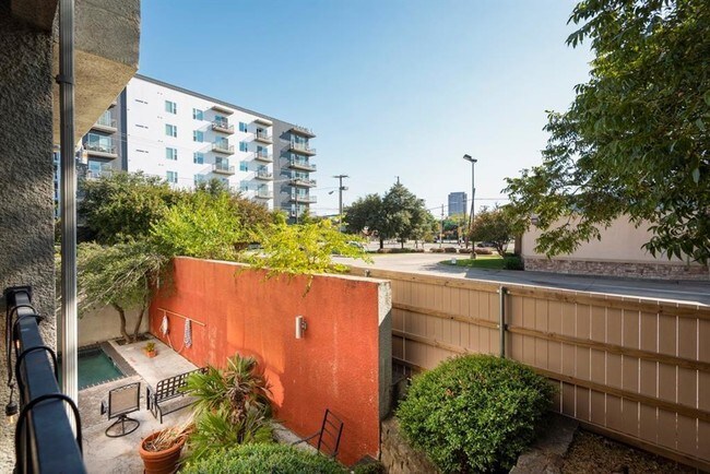 Building Photo - 4221 Cole Ave