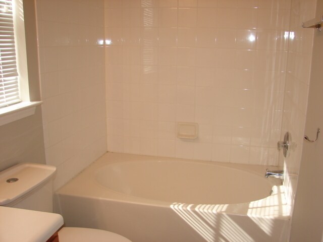 Building Photo - 404 Kinship Ln