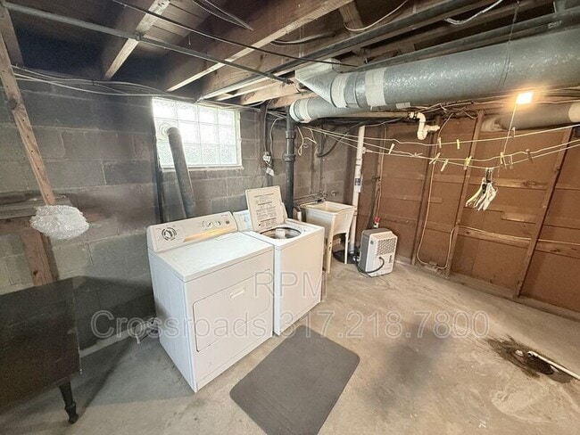 Building Photo - 5256 Norwaldo Ave
