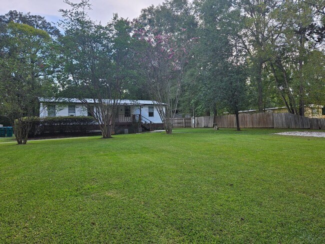 Building Photo - 14655 Lucien St