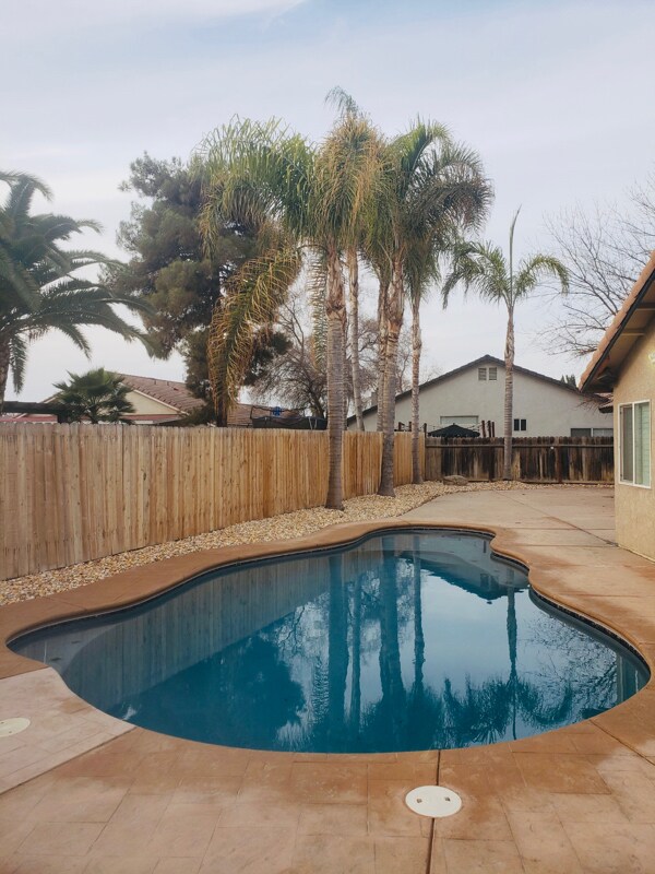 Building Photo - 901 E Julia Way