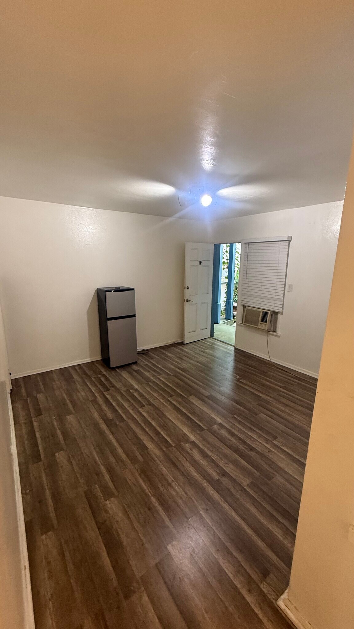 Building Photo - 1701 Nichols Canyon Rd