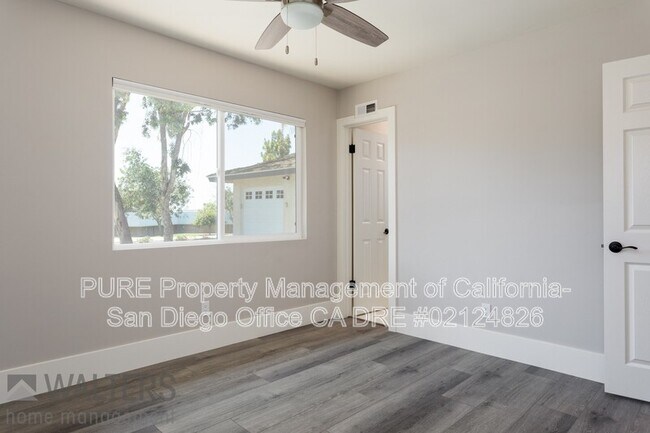 Building Photo - 3772 Governor Dr