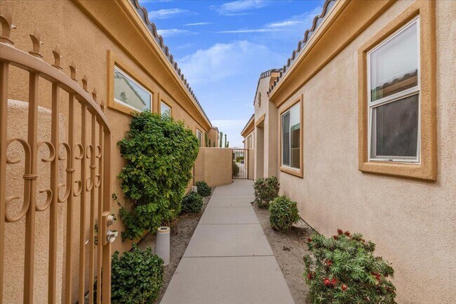 Building Photo - 67263 S Chimayo Dr
