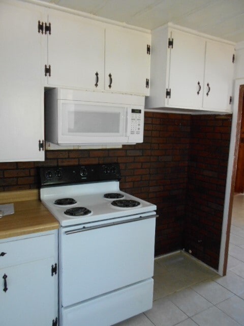 Building Photo - Cute 1 Bedroom House In Shasta Lake (Garage NOT Included)