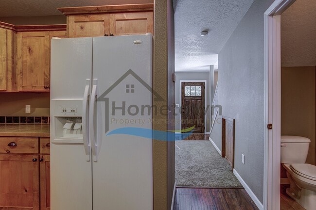 Building Photo - 3 Bedroom 2.5 Bathroom Custom Craftsman w/...