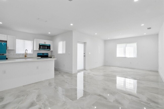 Building Photo - 2924 NW 58th St
