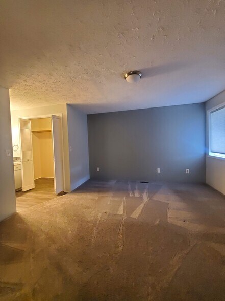 Building Photo - 7307 N Hamilton St